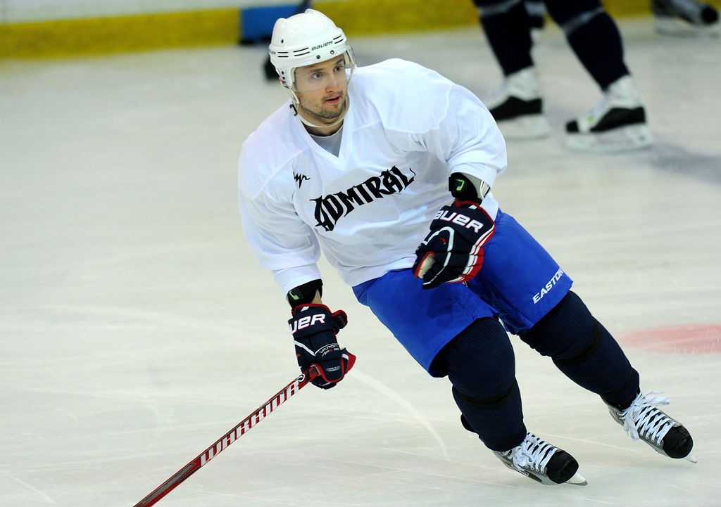 Энвер Лисин на сборах в подмосковном "Одинцово", Фото с места события из других источников