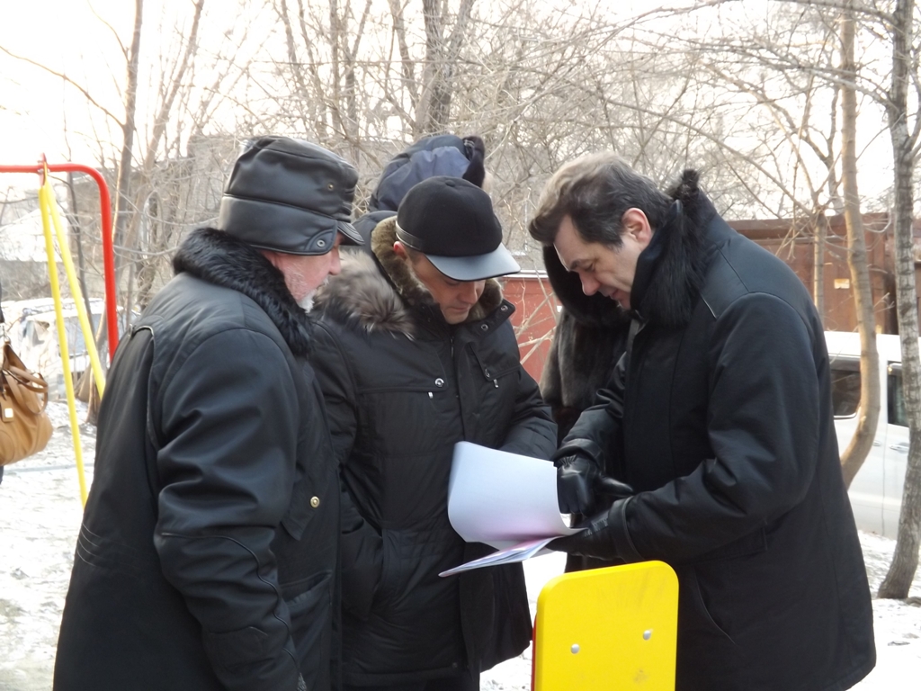 Администрация города намерена расторгнуть договор с инициативными предпринимателями , Фото с места события собственное