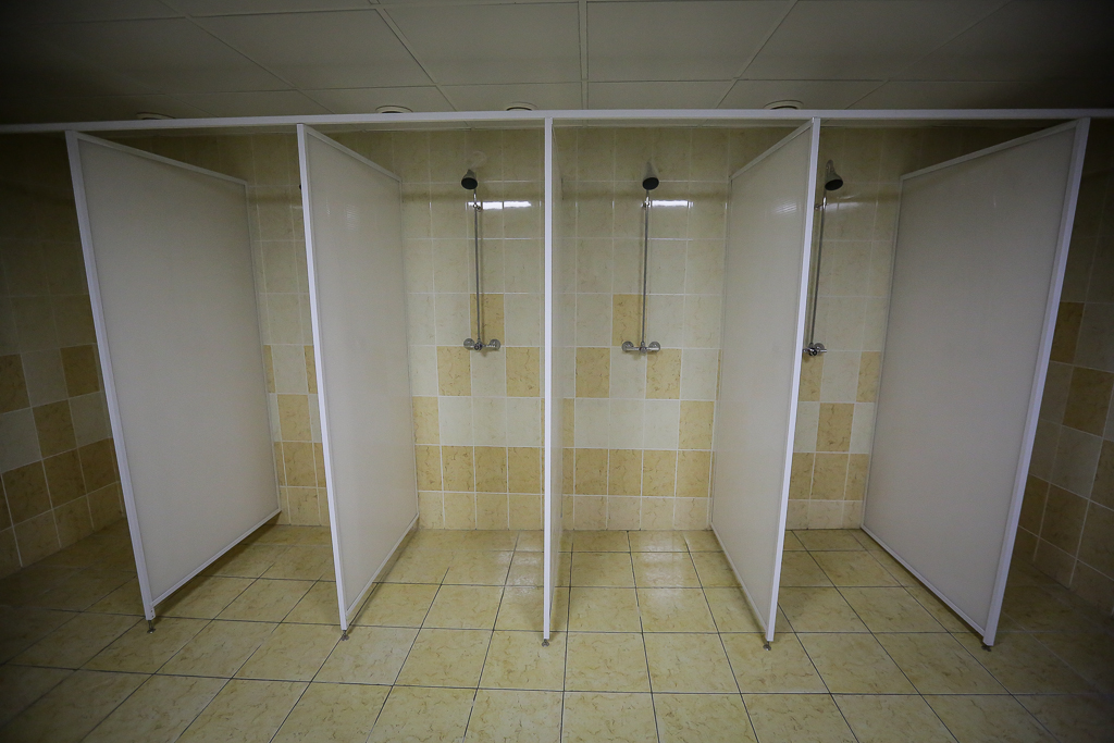 Обновленные душевые, Фото с места события собственное