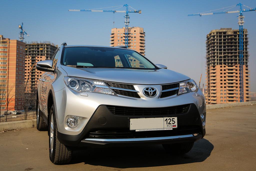 Toyota RAV4 четвертого поколения во Владивостоке, Фото с места события собственное