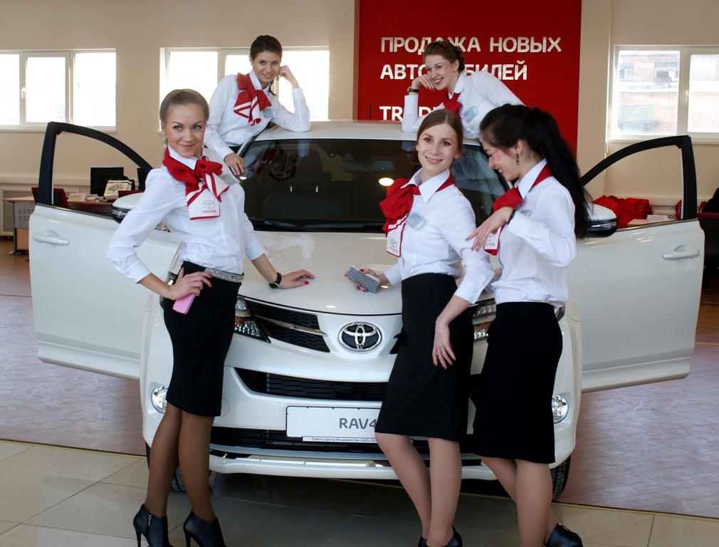 Презентация Toyota RAV4 четвертого поколения, Фото с места события собственное