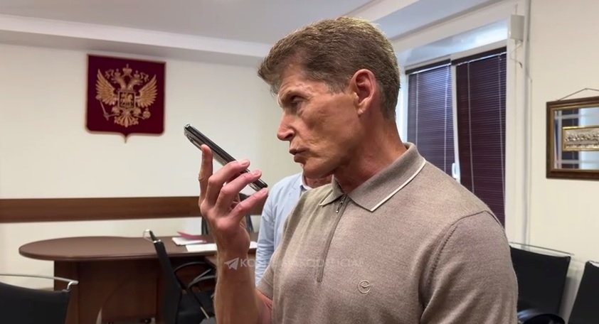 Кадр из видео в ТГ-канале Олега Кожемяко (18+)