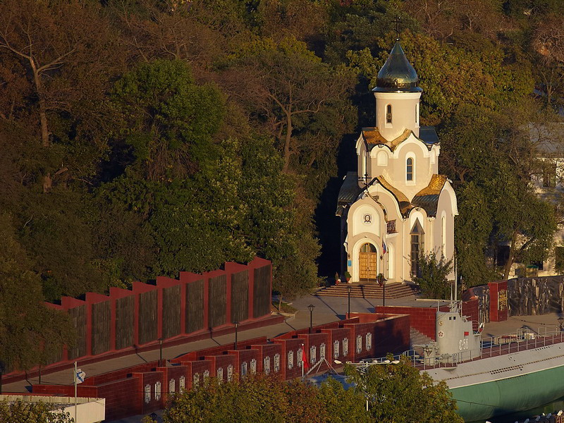 Православные храмы владивостока. Храм Андрея Первозванного Владивосток. Церковь-часовня Андрея Первозванного, Владивосток. Храм часовня Святого апостола Андрея Первозванного Владивосток. Храм на корабельной набережной Владивосток.