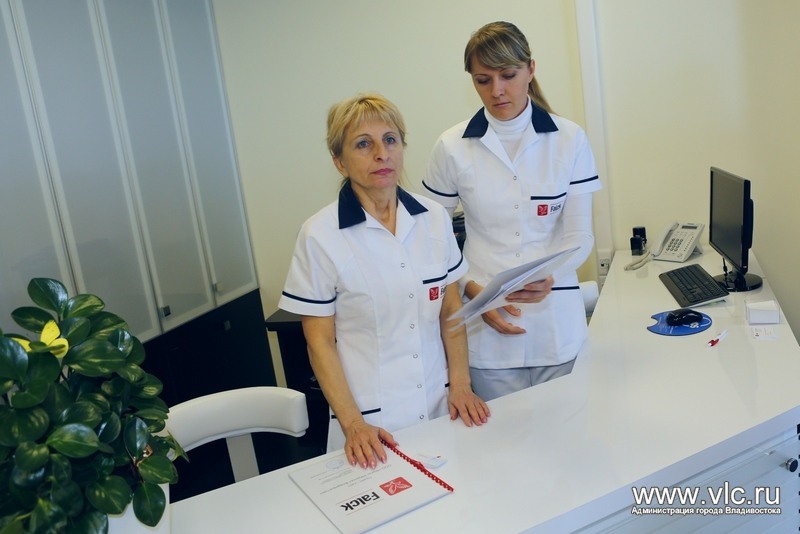 Сотрудницы, Фото с места события из других источников