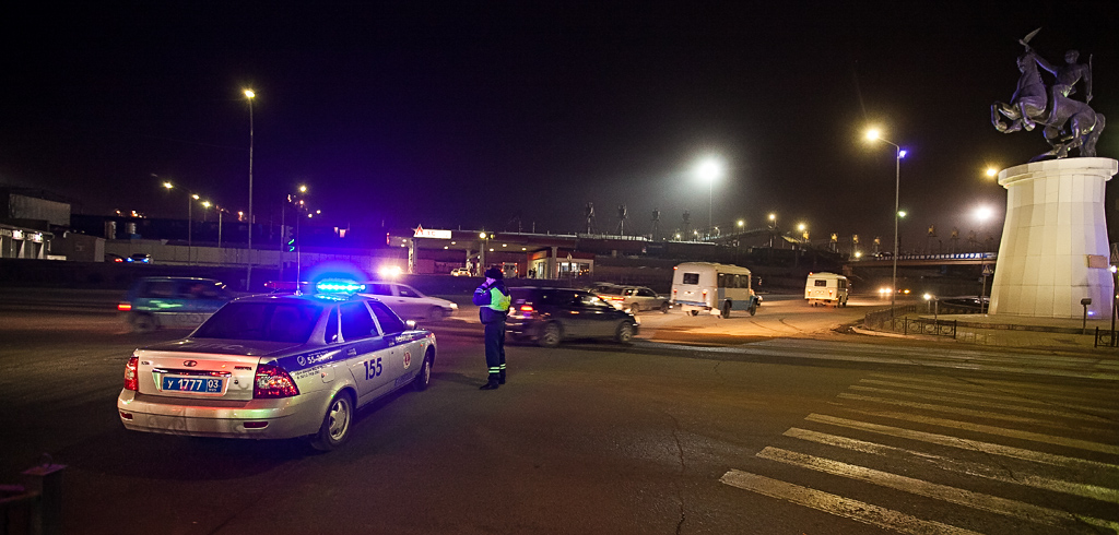 Фото в машине полиции ночью