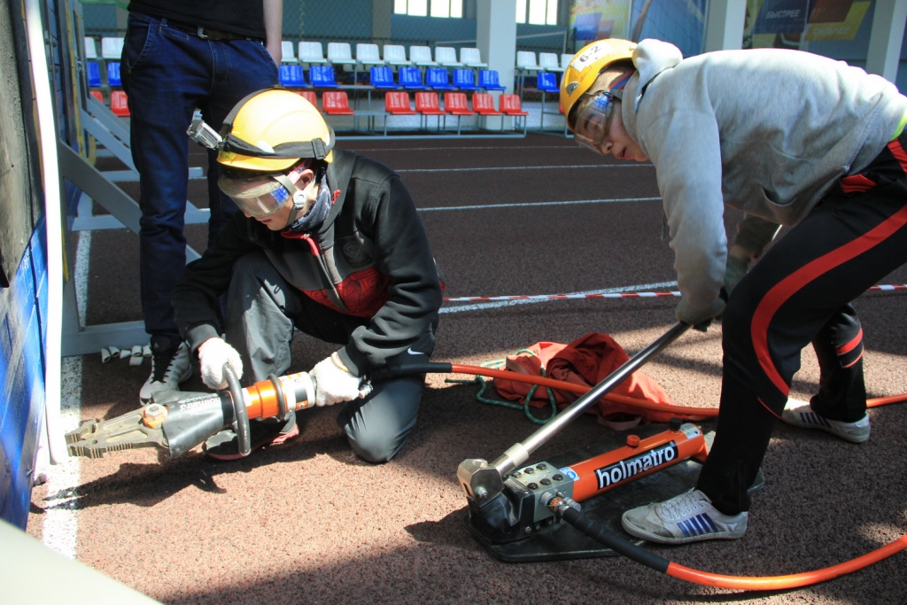 Очередной этап соревнований, Фото с места события из других источников