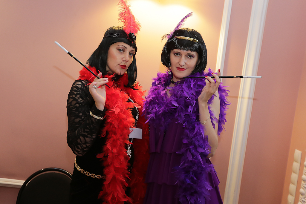 Сотрудники музея в необычных нарядах, Фото с места события собственное