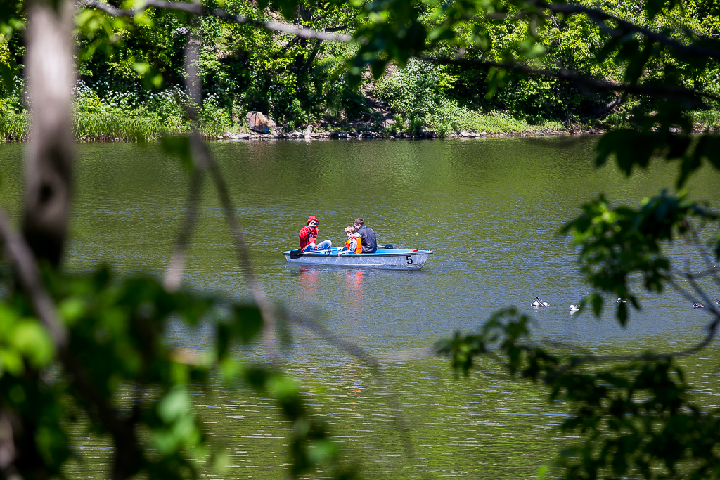 Отдыхающие на озере в Минном городке , Фото с места события собственное