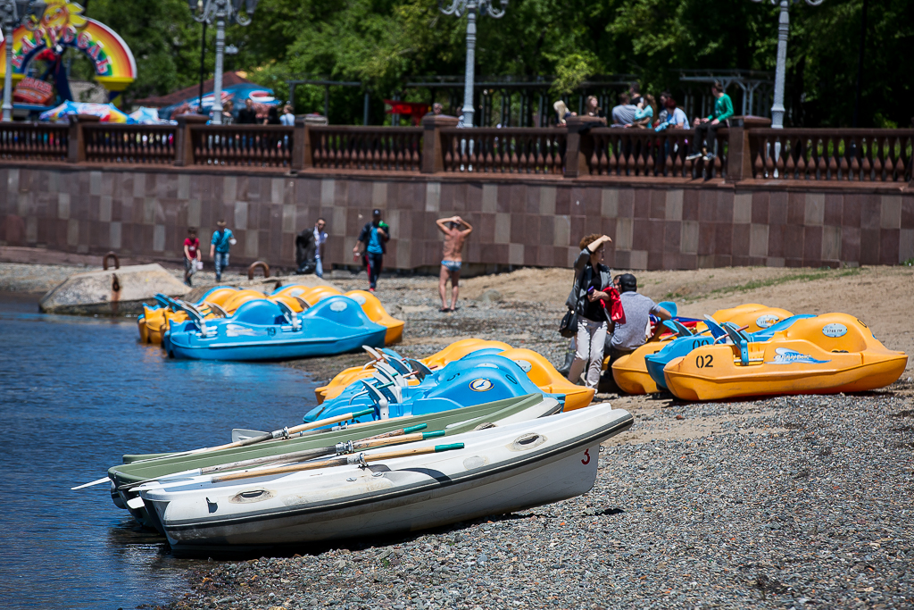 Набережная всегда пользовалась популярностью, Фото с места события собственное