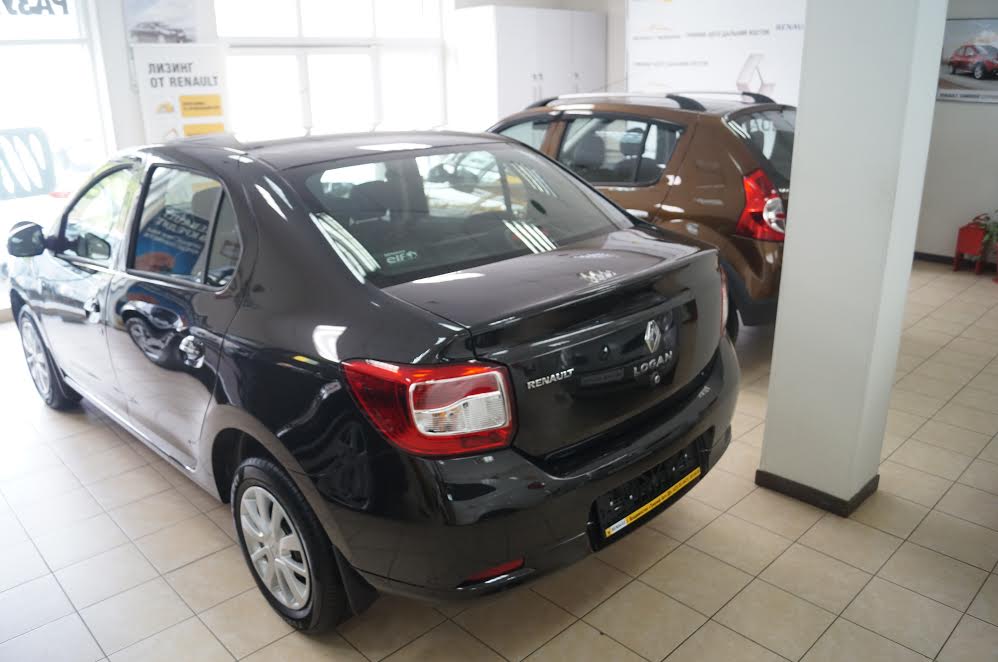 Renault Logan в салоне, Фото с места события из других источников