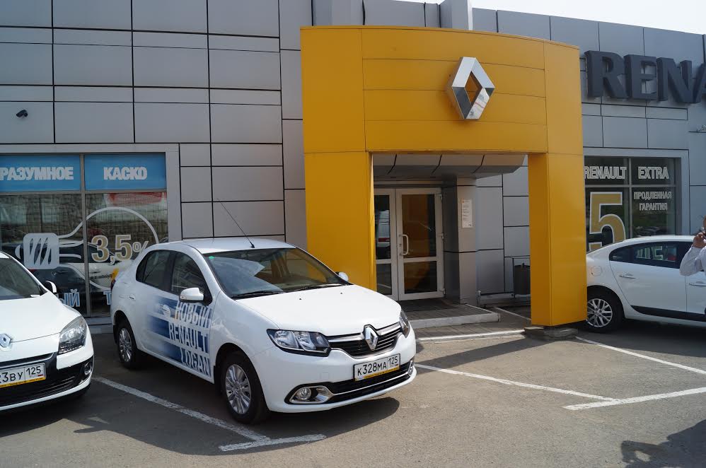 Renault Logan во Владивостоке, Фото с места события из других источников