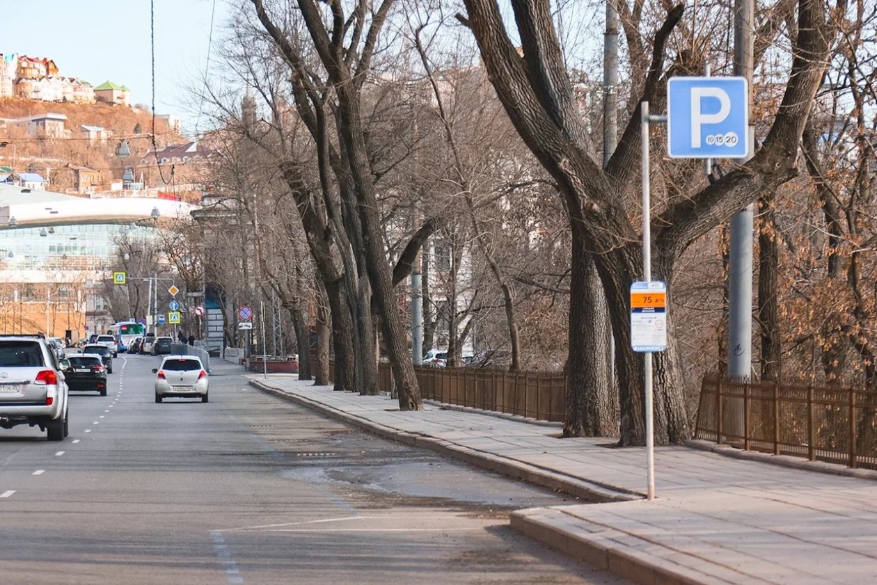 Платные парковки во Владивостоке Илья Аверьянов, ИА PrimaMedia