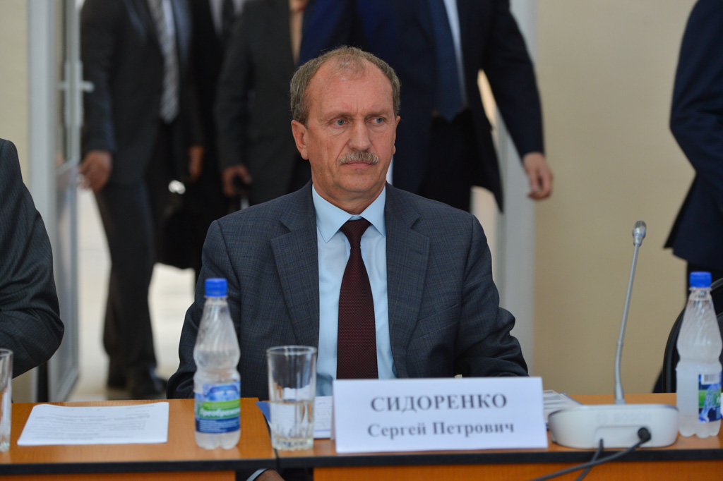вице-губернатор Сергей Сидоренко отметил, что для развития аквакультуры в Лазовском районе предоставлен морской участок размером в 2,3 тысячи гектар, Фото с места события из других источников