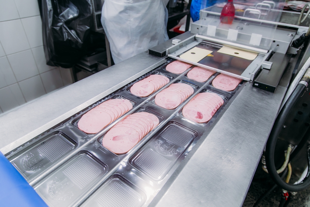 Нарезка – новое направление компании "Ратимир", Фото с места события собственное