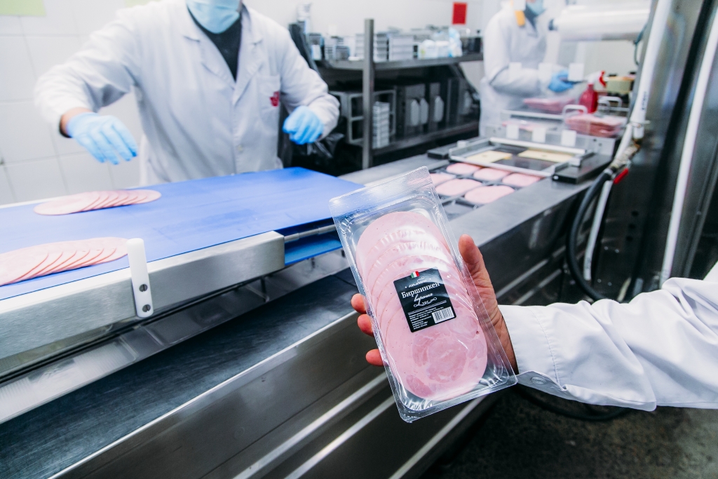 Нарезка колбасы вареной "Биршинкен, Фото с места события собственное