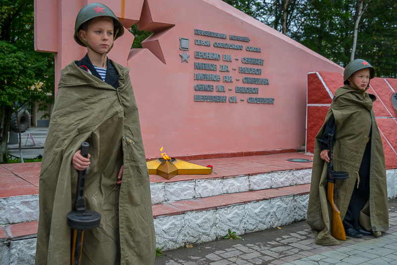 Дети у вечного огня картинки