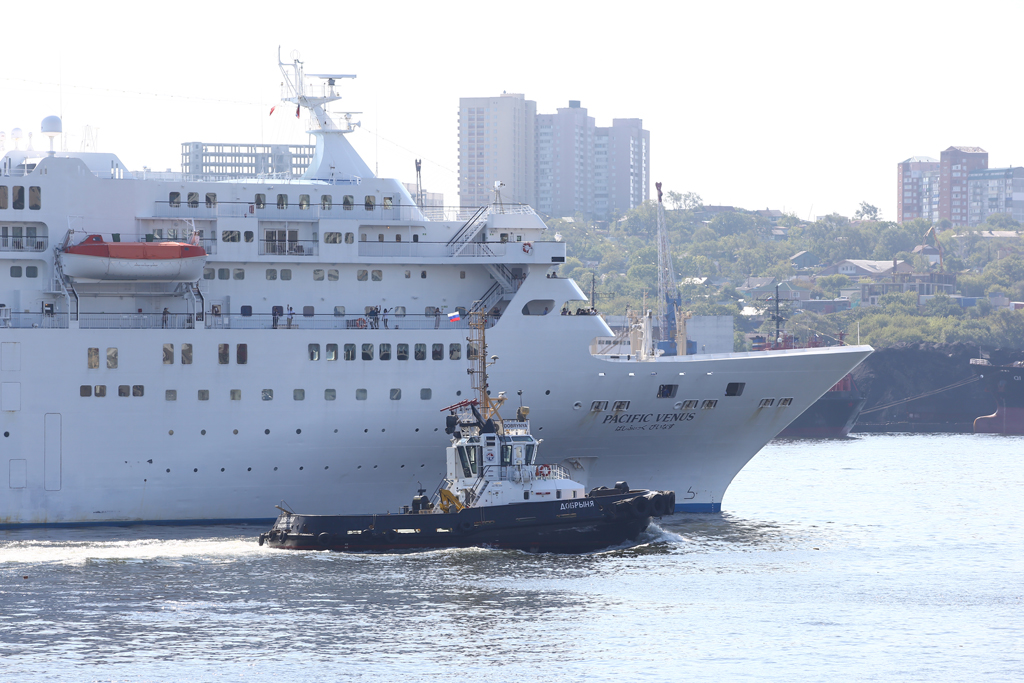 Паром владивосток корея. Паром Владивосток Пусан. Cruise Ferry Владивосток. Тихоокеанский круизный лайнер.