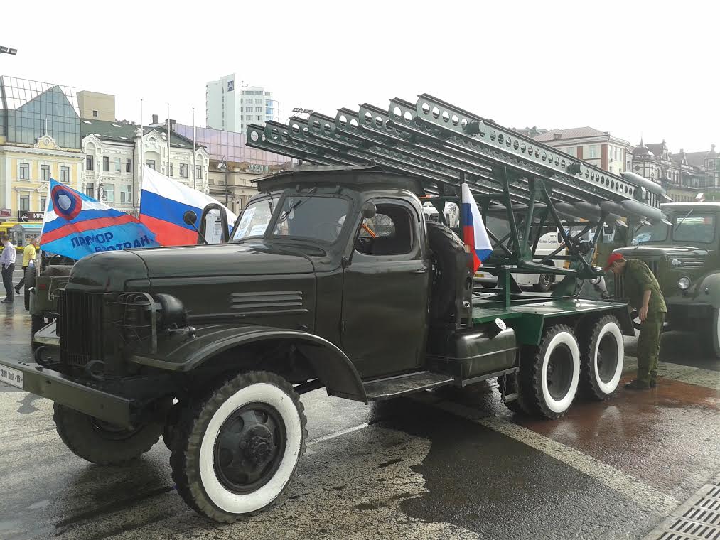 В 11.00 колонна из 20 машин тронулась в путь, Фото с места события собственное