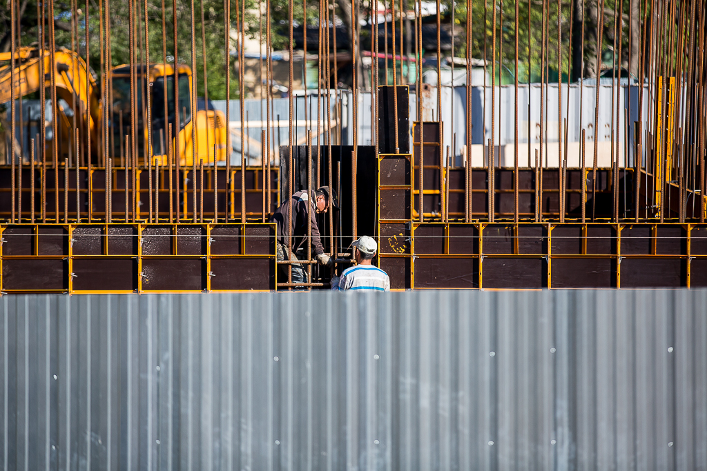 Строительная техника и рабочие, Фото с места события собственное