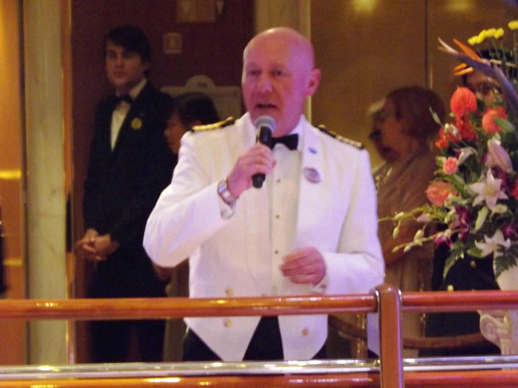 Выступление капитана Diamond Princess на торжественном вечере , Фото с места события собственное