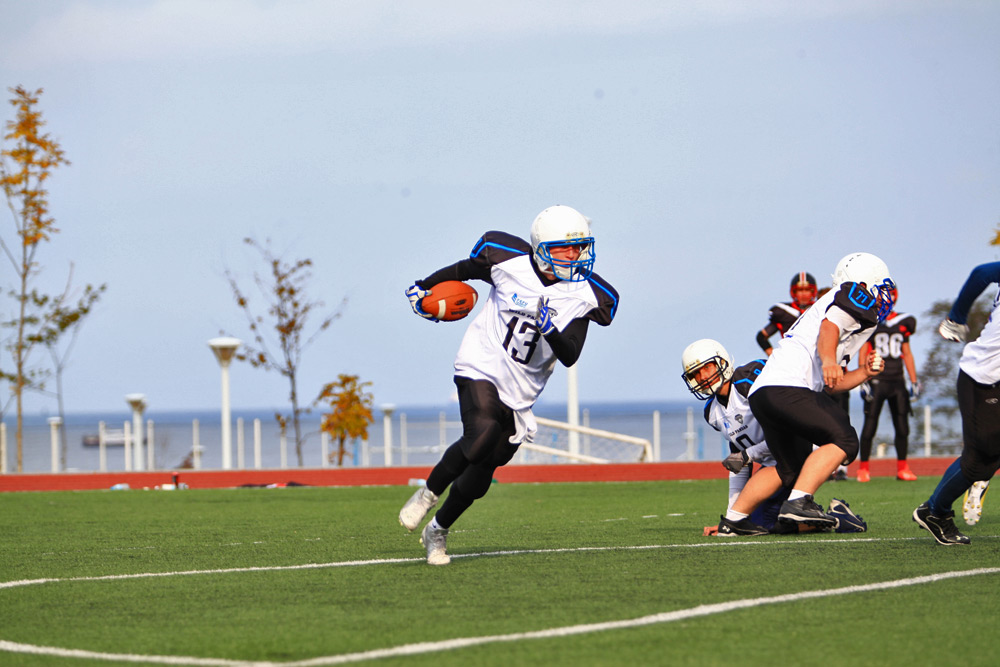 Оперативный простор в американском футболе - на вес золота, Фото с места события собственное