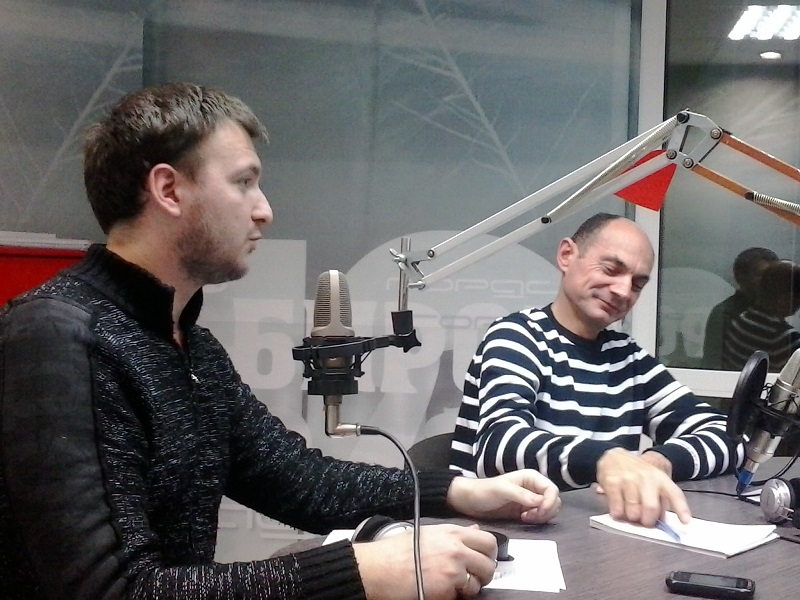 Полуголые девушки с жвачкой меня страшно раздражают - президент нотариальной палаты ЕАО, Фото с места события из других источников
