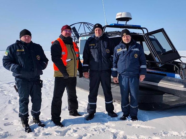 Городские власти продолжают выявлять водителей, игнорирующих запрет выезда на лед Администрация Владивостока