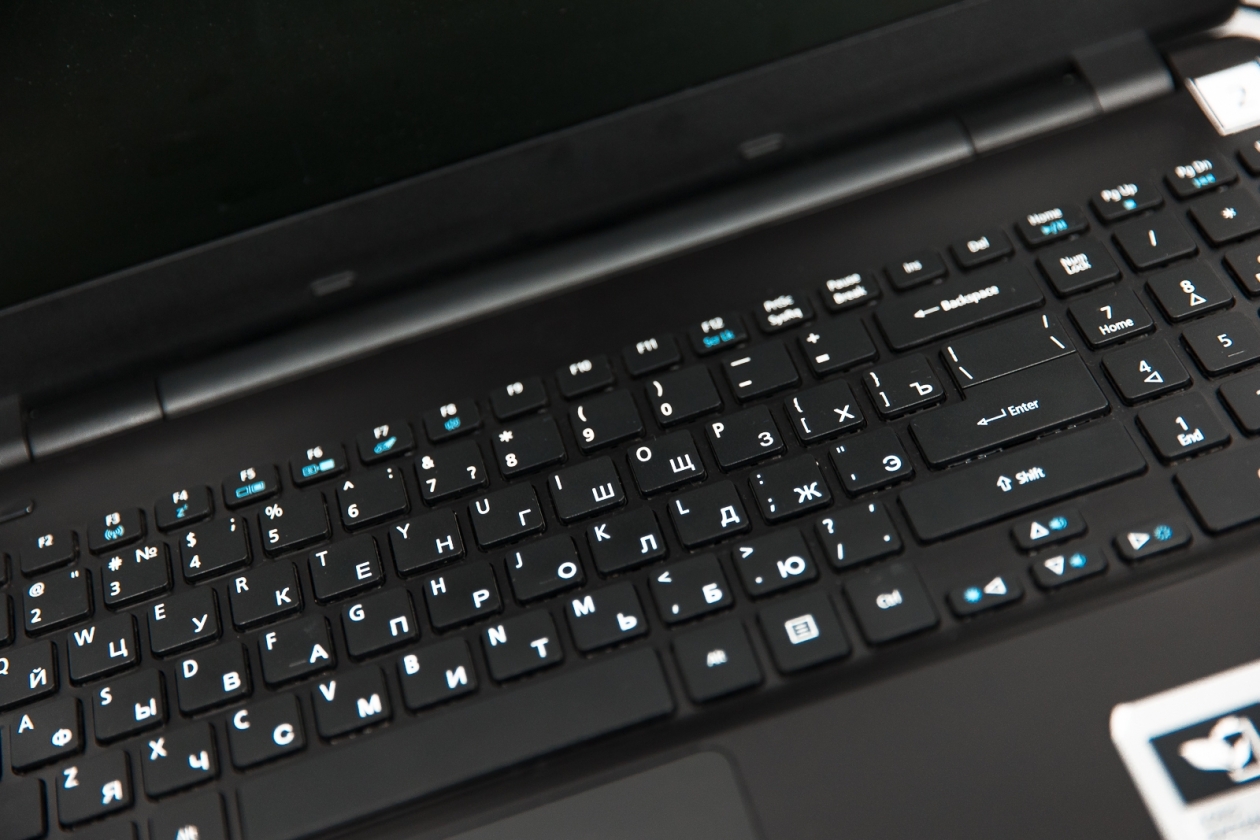 Ноутбук, клавиатура Илья Аверьянов, ИА PrimaMedia
