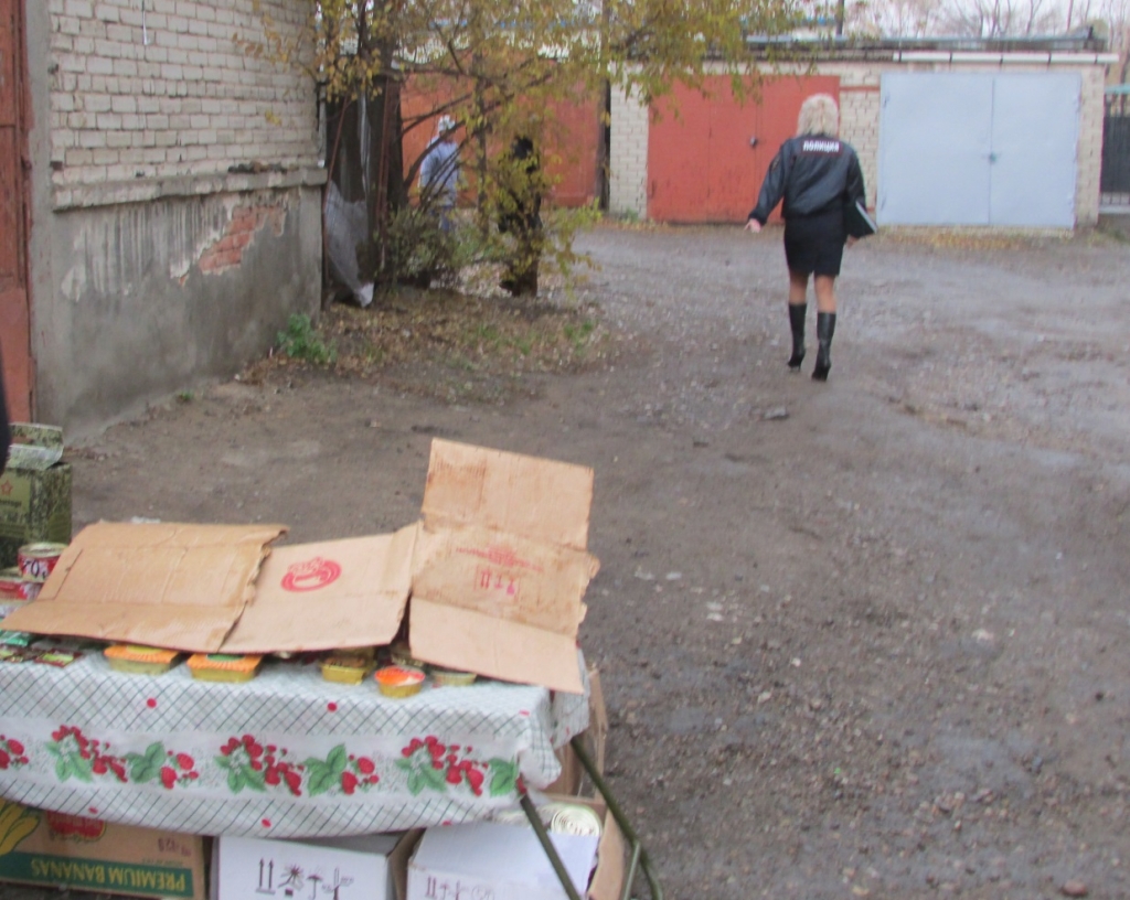 Искать хозяев товара приходится в соседних дворах, Фото с места события собственное