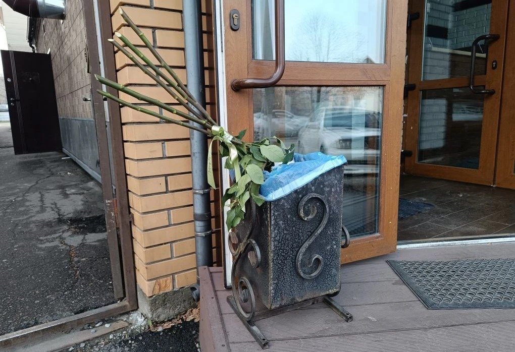 Не только роза в целлофане: женщины назвали худшие подарки на 8 Марта - UssurMedia: Лента новостей, 02.03.2026