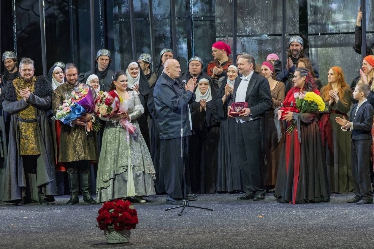 &quotТрубадур&quot Верди в Приморской Мариинке. Вручение диплома номината &quotЗолотой маски&quot предоствлено Приморской сценой Мариинского театра
