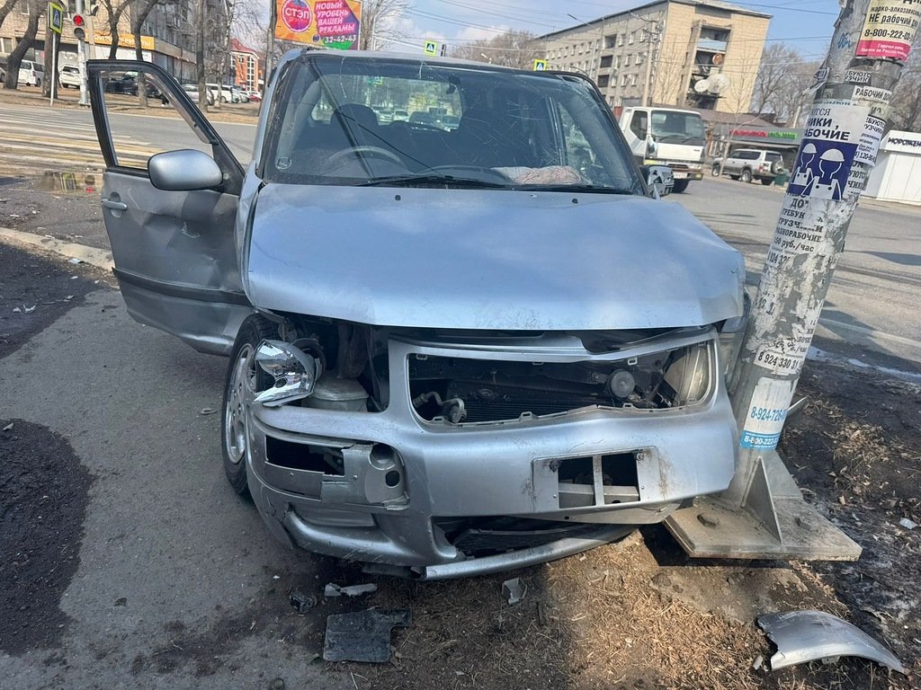 Пожилого водителя с серьезными травмами увезли в больницу Уссурийска после ДТП - UssurMedia: Лента новостей, 15.03.2026