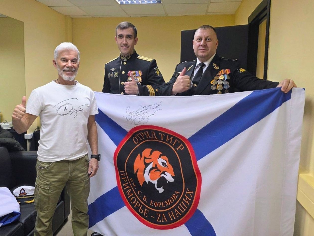 Олег Газманов пожелал удачи и скорейшего возвращения бойцам "Тигра" и морпехам Приморья - PrimaMedia: Лента новостей, 20.03.2026