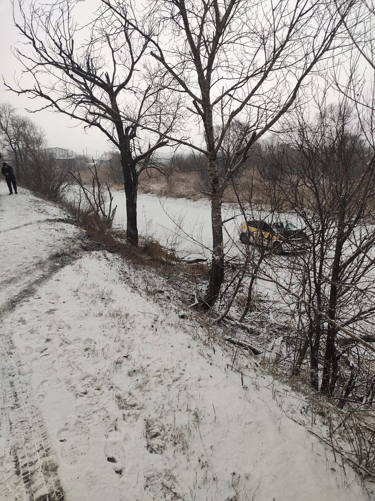 Машина такси с пассажиром перевернулась в Уссурийске - UssurMedia: Лента новостей, 23.03.2026
