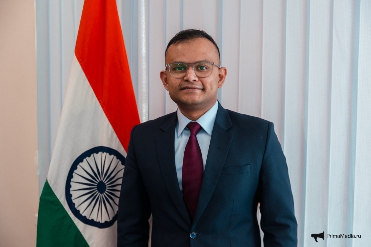 Генеральный консул Республики Индия во Владивостоке Сиддартх Гаурав Илья Аверьянов, ИА PrimaMedia
