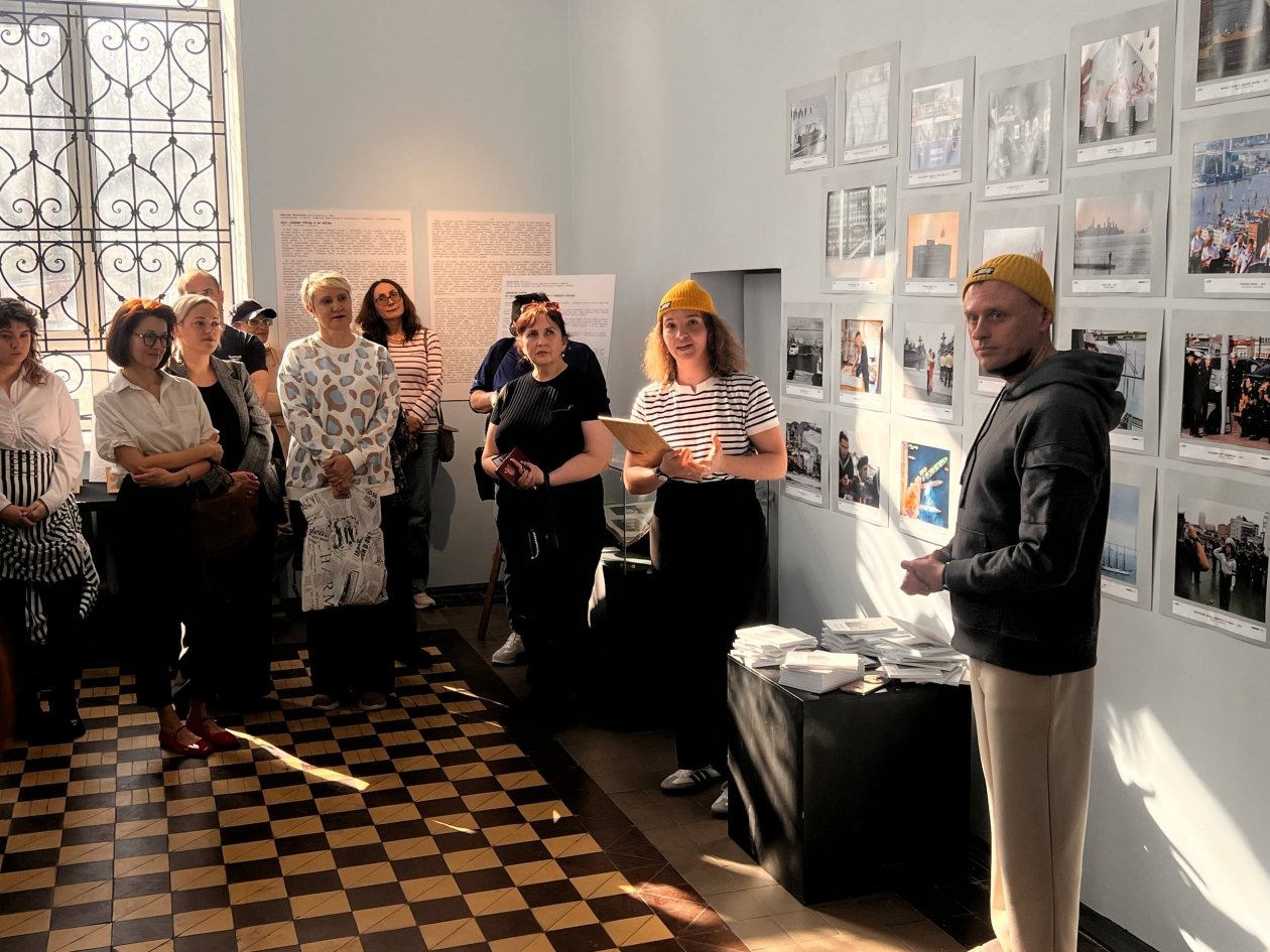 О море и людях: во Владивостоке открылась выставка о жизни портовых городов ИА PrimaMedia