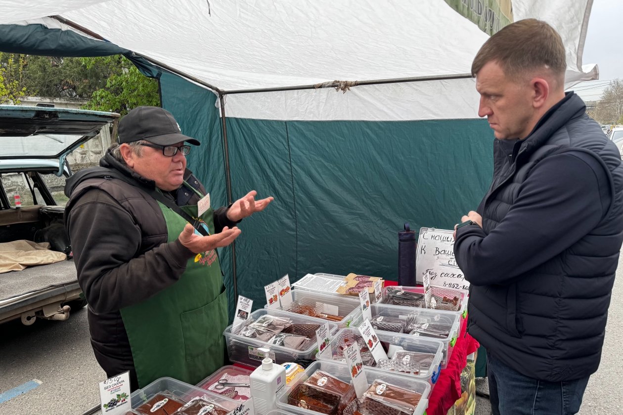 Мэр проверил ярмарки на двух улицах Краснодара - KrasnodarMedia, 18.04.2026