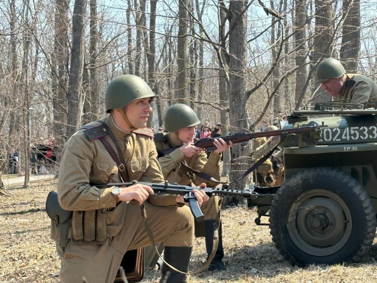 Масштабная военно-историческая реконструкция прошла во Владивостоке Анастасия Остапец