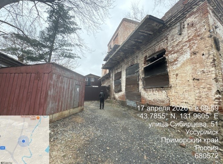 Металлический гараж "поселился" рядом с заброшкой в Уссурийске - UssurMedia: Лента новостей, 29.04.2026