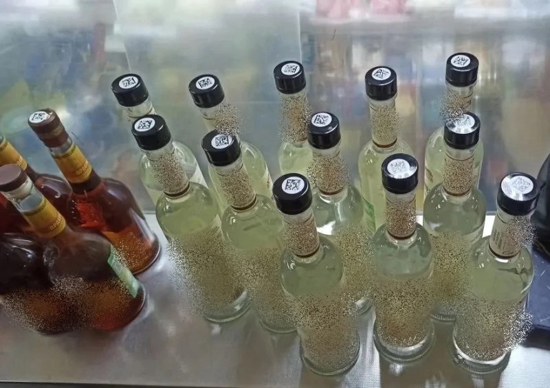Полиция изъяла 28 литров контрафактного алкоголя в одном из магазинов Владивостока Пресс-служба УМВД России по Приморскому краю