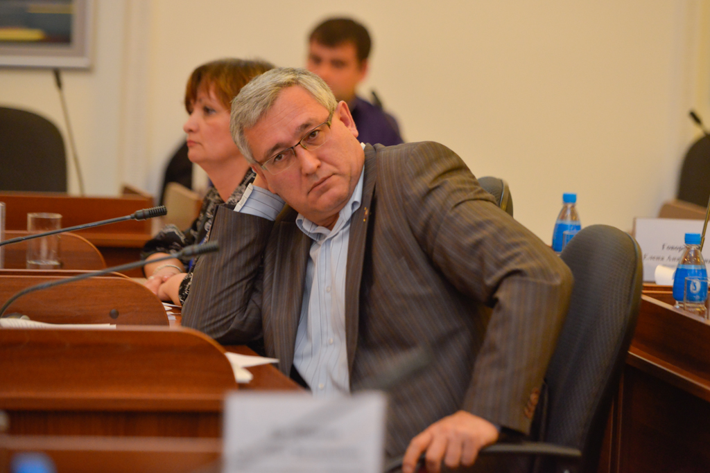 Председатель комитета по местному самоуправлению, правопорядку и законности Михаил Веселов, Фото с места события собственное