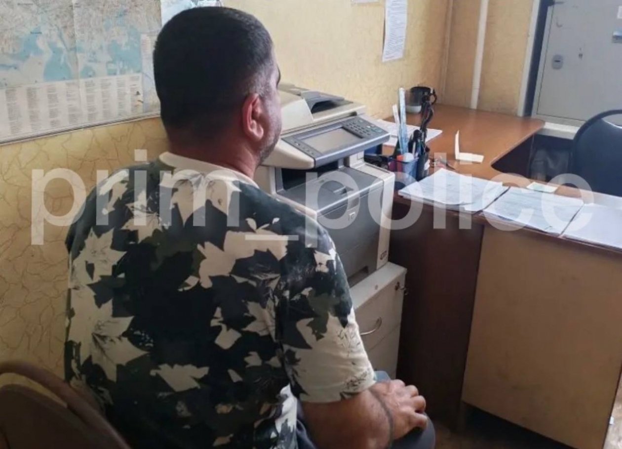 Водитель такси из Артёма, подозреваемый в хулиганстве, доставлен в полицию УМВД России по Приморскому краю