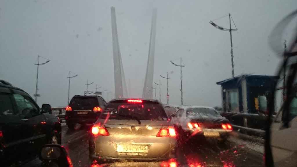 Пробка на Золотом мосту, Фото с места события собственное