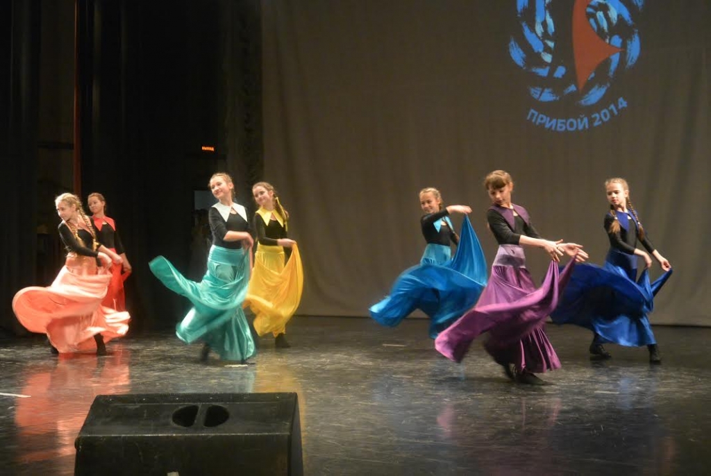 Участвуют танцевальные коллективы со всего Дальнего Востока, Фото с места события собственное