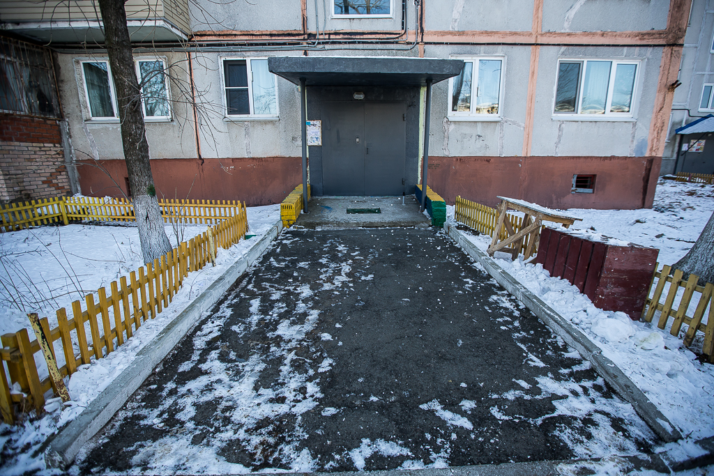 Возле самих подъездов бесснежно, Фото с места события собственное