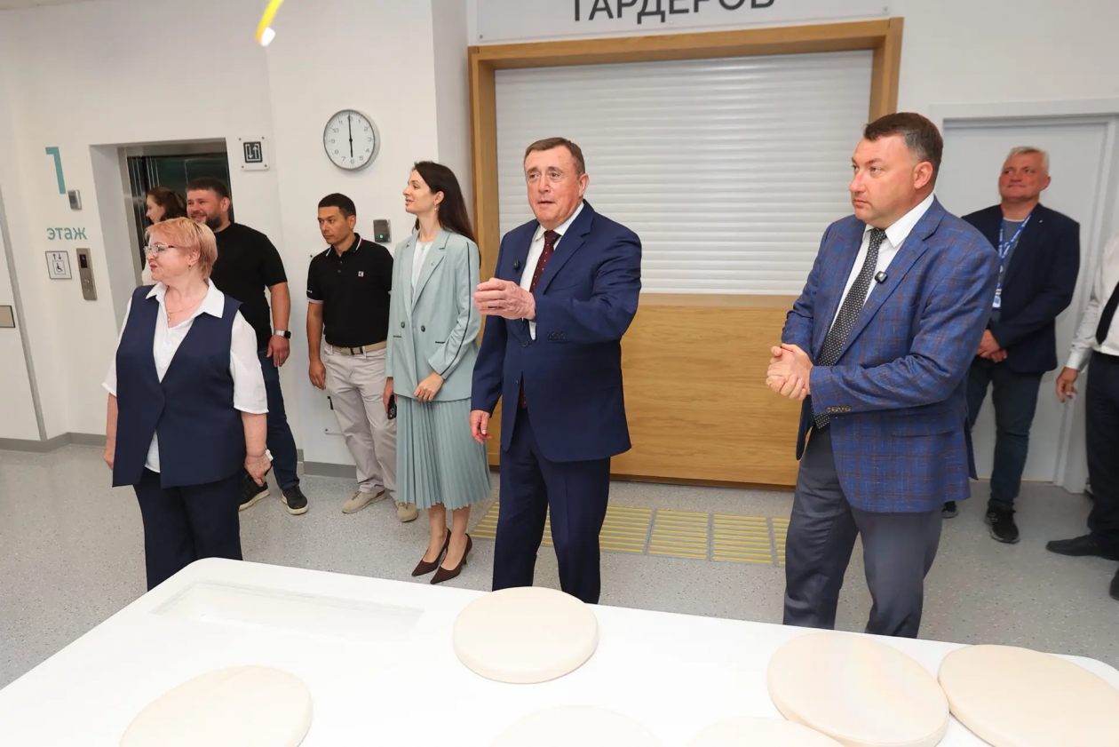 В центре: Валерий Лимаренко