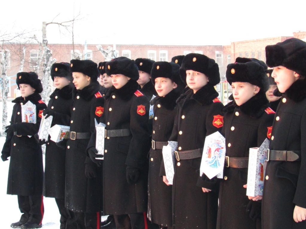 Новый год в суворовском училище, Фото с места события собственное