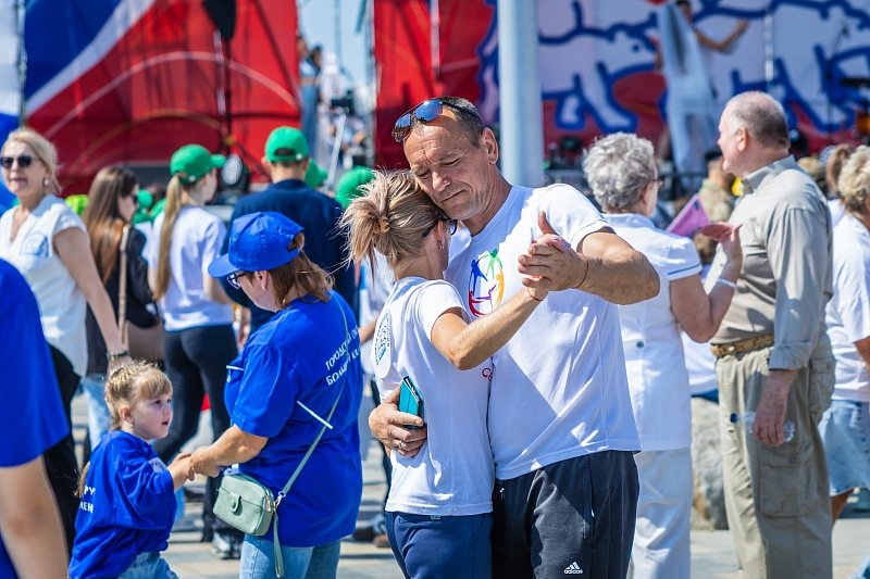 2-й фестиваль "Крепкая семья – крепкая Россия" во Владивостоке