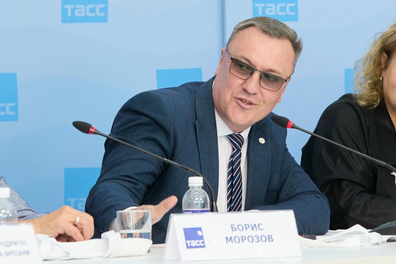 На пресс-конференции. Игорь Селезнев