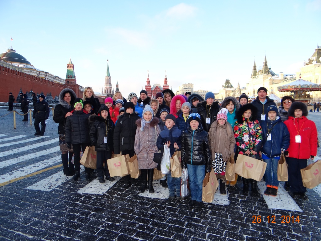 Дети погуляли по Красной площади, Фото с места события из других источников